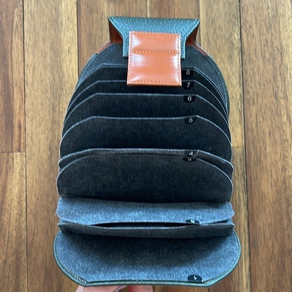 Vintage Dooney and Bourke DVD CD holder - Picture 4 of 10